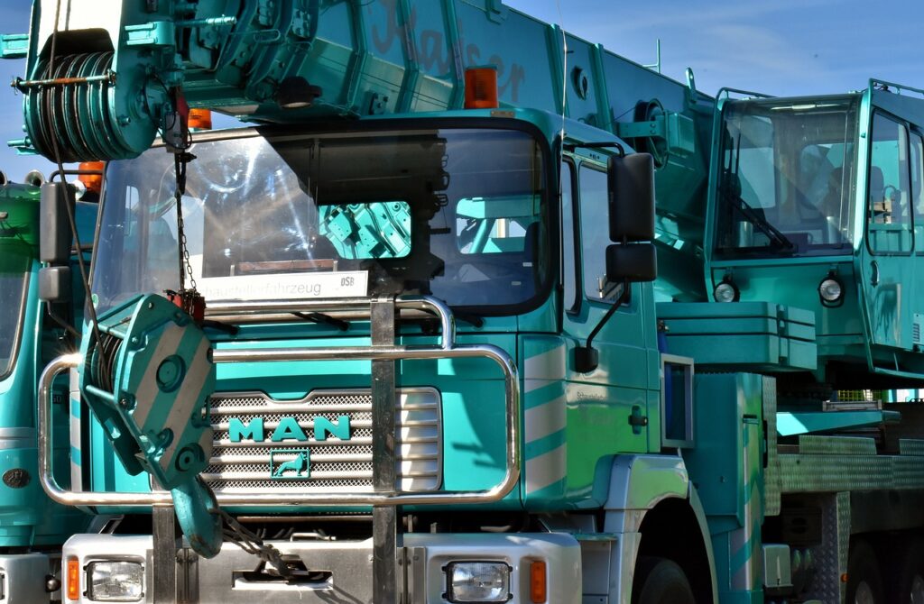 truck mounted crane, truck, vehicle-3354495.jpg